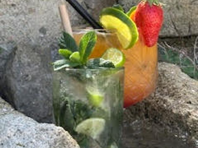 Un jardin sur le toit Cocktail dans l'eau.jpg